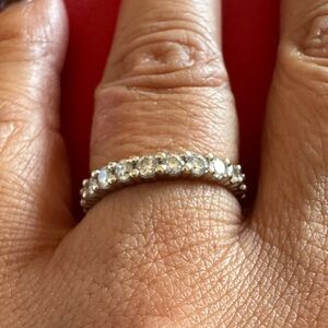 Elegant white gold Band with diamonds Stones all around